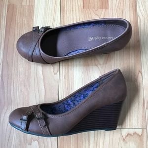 American Eagle Brown Leather Wedges